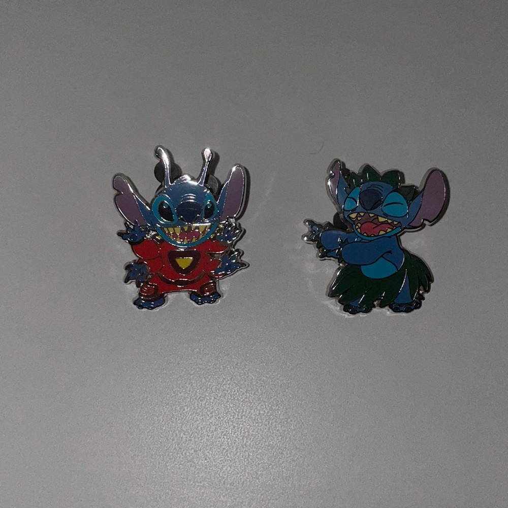 Disney pins